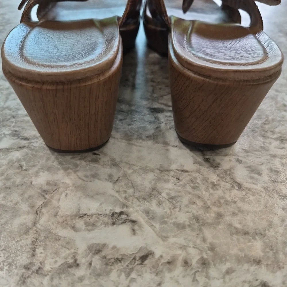 Dansko Women's Sophie Two Strap Block Heel Sandal Leather Brown EU 40 Us Sz 9